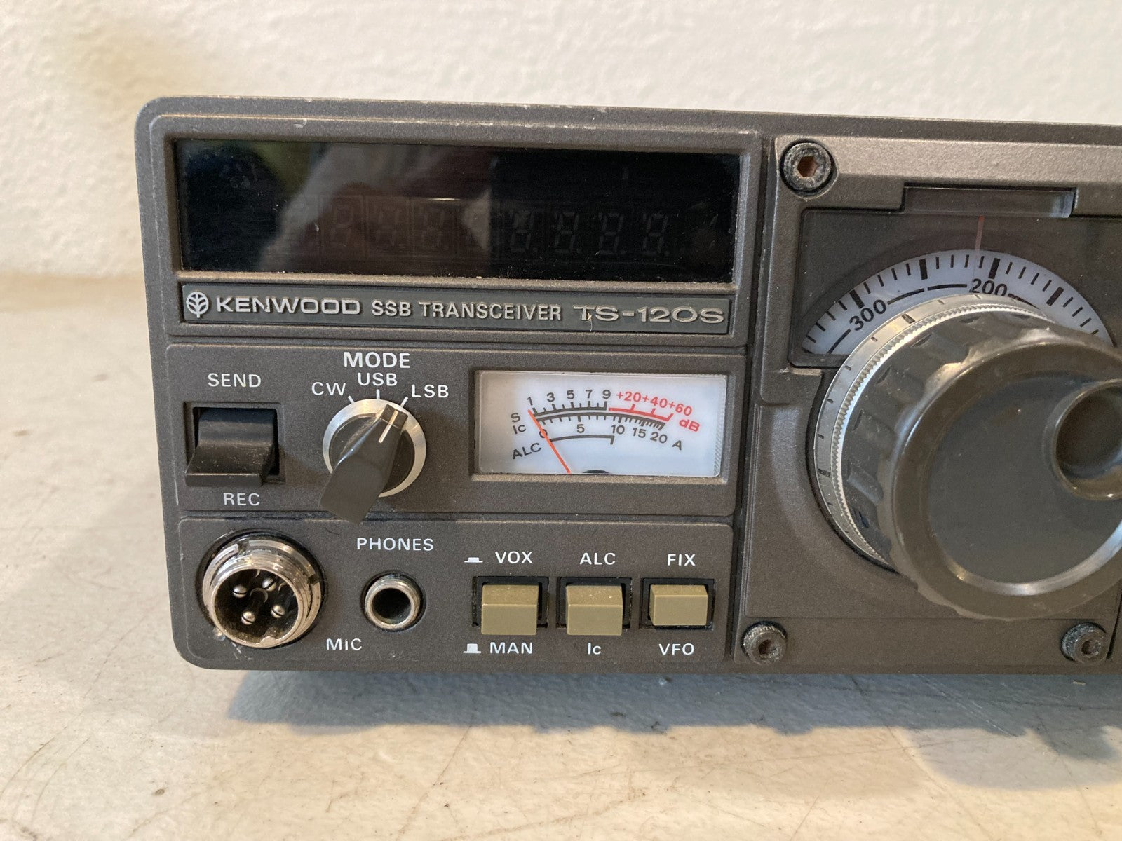 KENWOOD TS-120S HF Transceiver Ham Radio #0052110 Powers Up