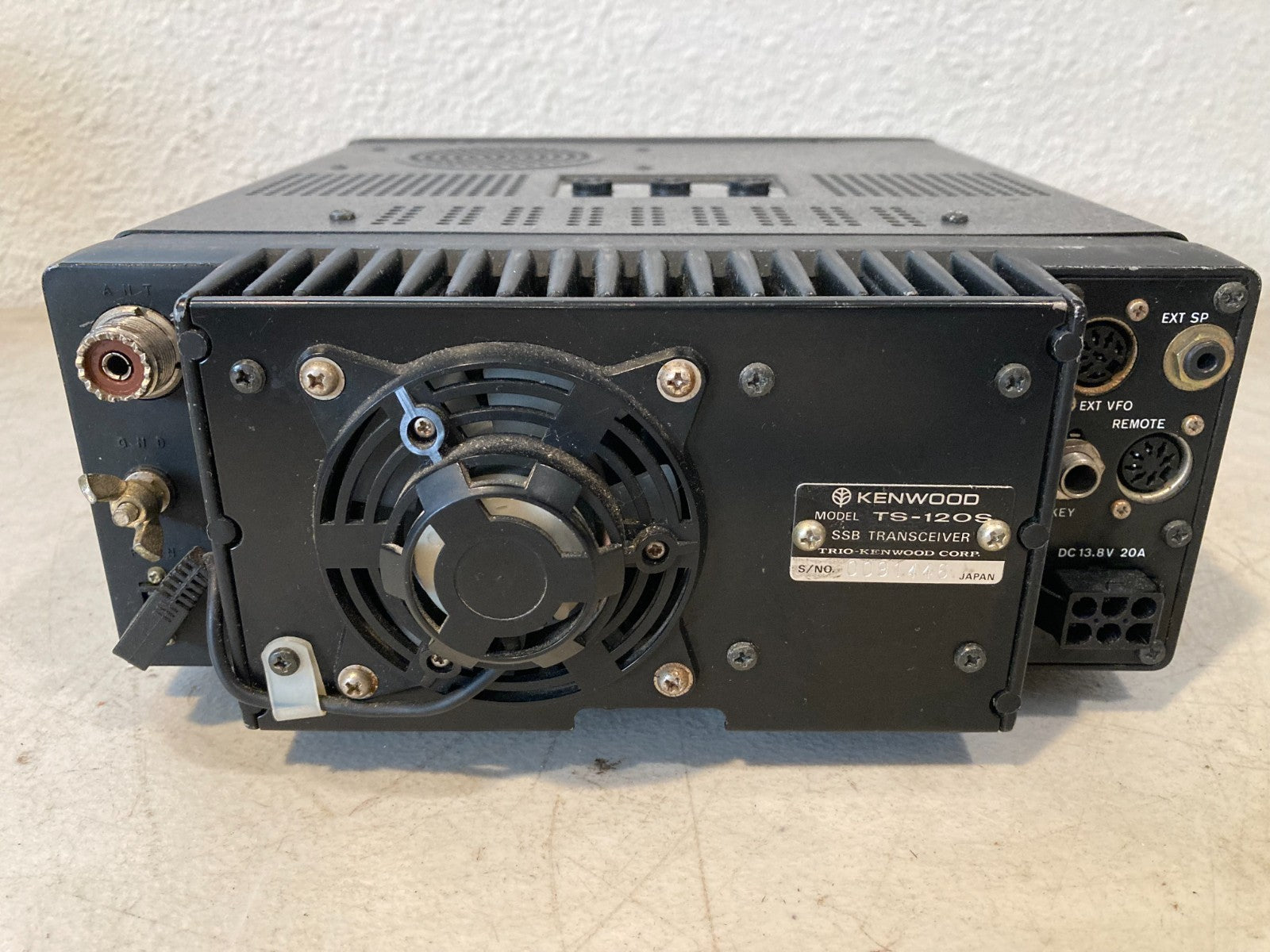 KENWOOD TS-120S HF Transceiver Ham Radio #0052110 Powers Up